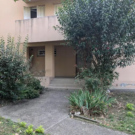 Le Casselardit -t4 Proche Hopital - Aeroport - Clim - Balcon - Parking Lägenhet *